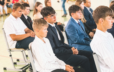 Pożegnanie &oacute;smoklasist&oacute;w 80