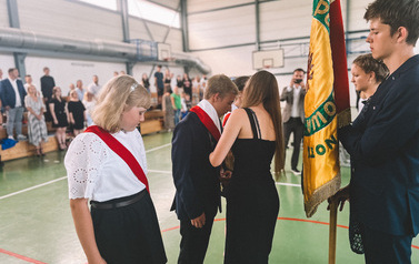Pożegnanie &oacute;smoklasist&oacute;w 92